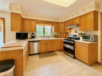 Quality-built brick ranch in desirable River Forest Estates! - photo 28