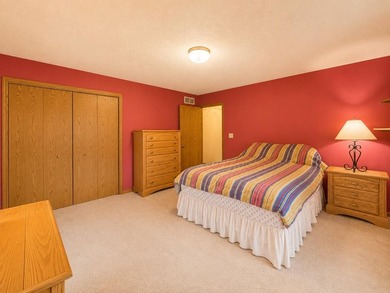 Quality-built brick ranch in desirable River Forest Estates! - photo 32