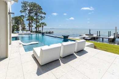 Rare Bayfront Opportunity. Constructed with concrete and just 3 - photo 37