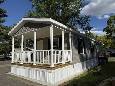 Lake Delton Home Active Under Contract in Wisconsin Dells Wisconsin
