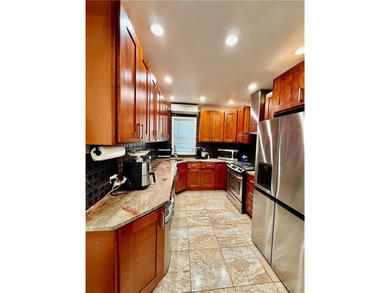 Totally renovated and stunning fully detached Victorian home in - photo 4