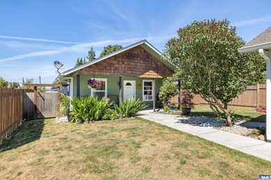 Built in 2009 with a traditional floor plan and design, this - photo 4