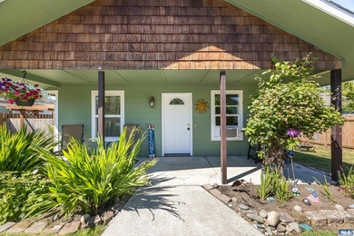 Built in 2009 with a traditional floor plan and design, this - photo 5