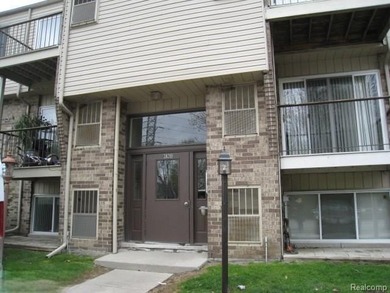 Clinton River Condo For Sale in Clinton Township Michigan