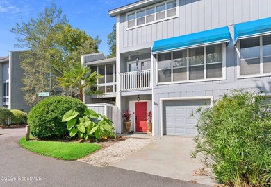Well-appointed townhome in an ideal island location! Come see - photo 2