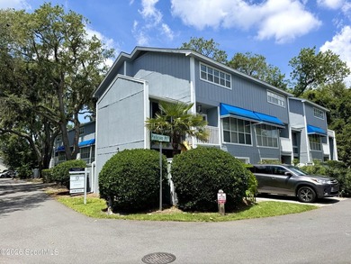 Well-appointed townhome in an ideal island location! Come see - photo 3