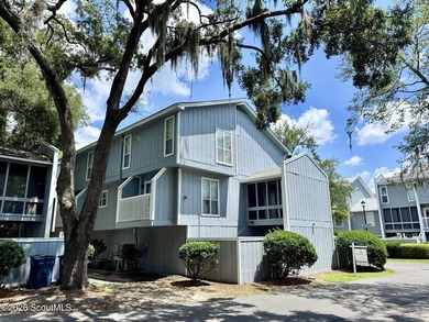 Well-appointed townhome in an ideal island location! Come see - photo 4