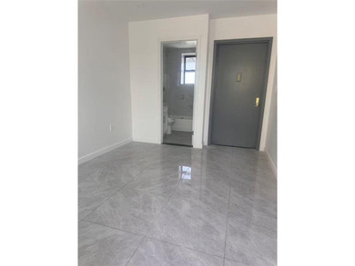 Beautiful 4th-floor duplex featuring 3 bedrooms and 2 bathrooms - photo 5