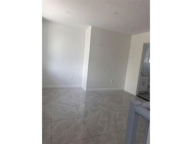Beautiful 4th-floor duplex featuring 3 bedrooms and 2 bathrooms - photo 6