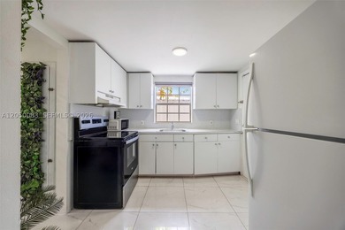 Excellent investment opportunity in a prime, centrally located - photo 11