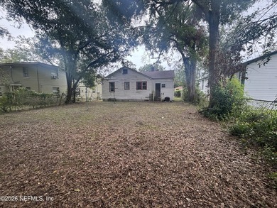 Charming Craftsman-style home offering 1,030 square feet of - photo 11