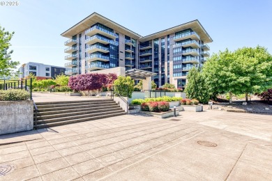 Lake Condo For Sale in Portland, Oregon