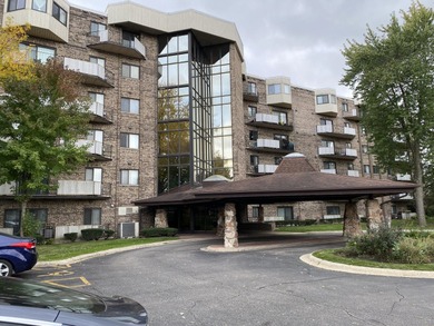 Lake Home For Sale in Palatine, Illinois