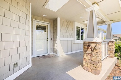 Welcome home to this beautifully maintained 3 bedroom, 2 bath - photo 2