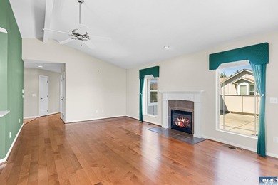 Welcome home to this beautifully maintained 3 bedroom, 2 bath - photo 6