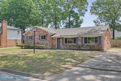 Outstanding all brick rancher! HGTV Special! Move-in ready! Open - photo 3