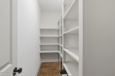 Welcome to this immaculate 3-bedroom, 3-bathroom home in - photo 11