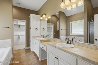Welcome to this immaculate 3-bedroom, 3-bathroom home in - photo 13