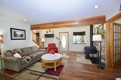Discover the perfect blend of privacy, sunshine, and country - photo 6