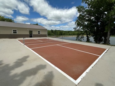 SPRAWLING LAKEFRONT HOME at its BEST! - photo 21