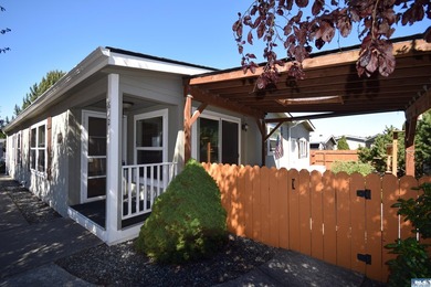 Wonderful opportunity to be in a 55+ community with a mature - photo 2