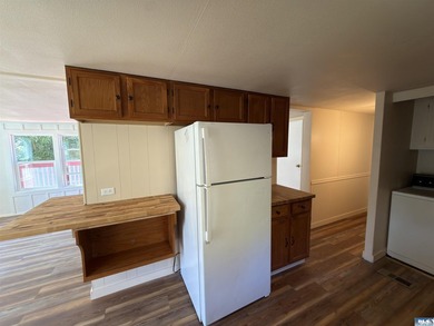 Well-kept and updated 2 bedroom, 1.75 bath manufactured home on - photo 3