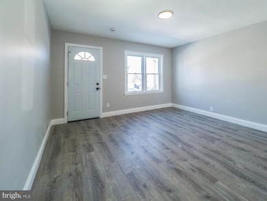 Welcome Home! ***Amazing Price!!*** TOTALLY Renovated home is a - photo 4
