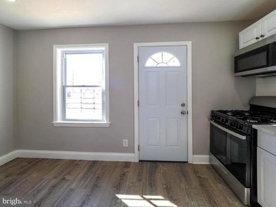 Welcome Home! ***Amazing Price!!*** TOTALLY Renovated home is a - photo 8