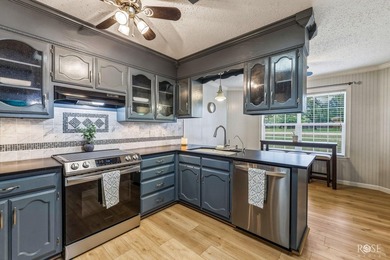 Welcome to 126 Bagpipe Rd, where comfort, character, and space - photo 5