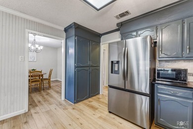 Welcome to 126 Bagpipe Rd, where comfort, character, and space - photo 7