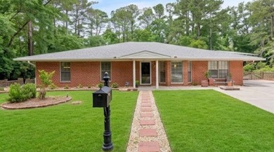 Brick ranch in historic Darien, fully ADA-accessible, with a - photo 1