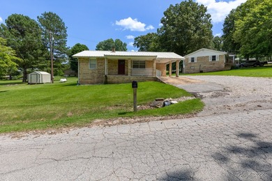 2 bedroom 1 bath brick home with a view of the Spring river - photo 2