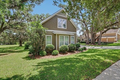 Gorgeous custom home located on the SouthWood Golf Course! This - photo 3