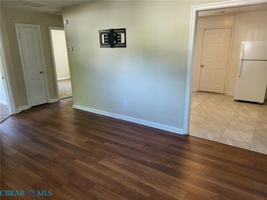 Yes, Move-in ready single family home under $200K! Cute 2 - photo 5
