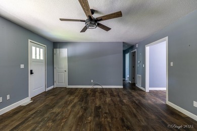 2 bedroom 1 bath brick home with a view of the Spring river - photo 6