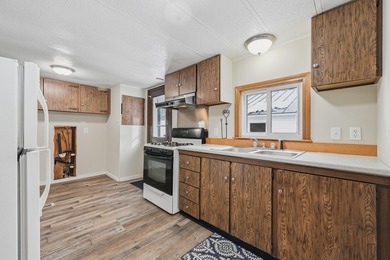 Serene Living & 4.5 Private Acres Minutes from the Belgrade