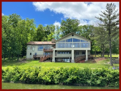SPRAWLING LAKEFRONT HOME at its BEST! - photo 1