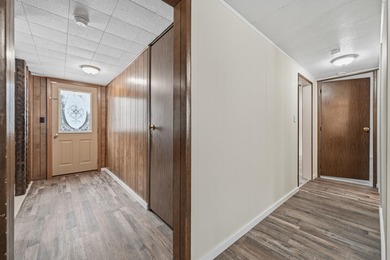 Serene Living & 4.5 Private Acres Minutes from the Belgrade