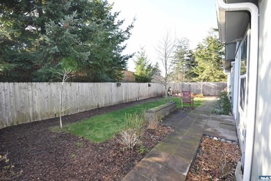 Beautiful & bright home with extensive upgrades & vaulted - photo 22