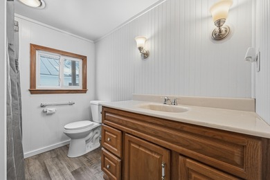 Serene Living & 4.5 Private Acres Minutes from the Belgrade