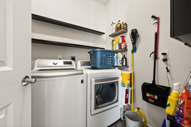 Beautiful, well-maintained 2020 modular home offering 3 bedrooms - photo 29