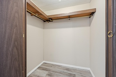 Serene Living & 4.5 Private Acres Minutes from the Belgrade