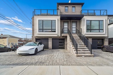 Hudson River Townhome/Townhouse For Sale in Fairview New Jersey