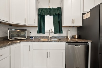 Beautiful, well-maintained 2020 modular home offering 3 bedrooms - photo 34