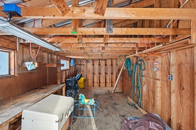 Serene Living & 4.5 Private Acres Minutes from the Belgrade