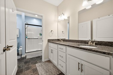 Beautiful, well-maintained 2020 modular home offering 3 bedrooms - photo 39