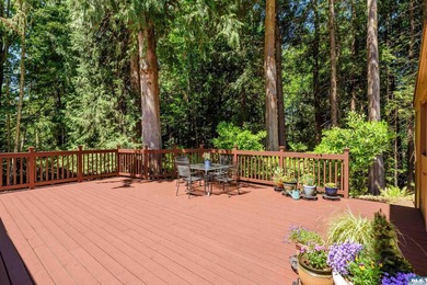 Tucked away on a private road in the desirable Deer Park area - photo 5