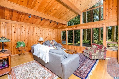 Tucked away on a private road in the desirable Deer Park area - photo 9