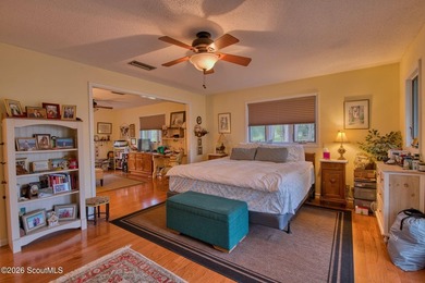 Tucked away where water meets wilderness, this 3-bedroom - photo 8