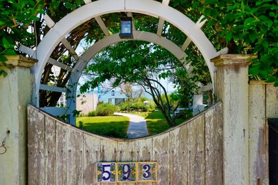 Welcome to your private waterfront retreat in the east end of - photo 2